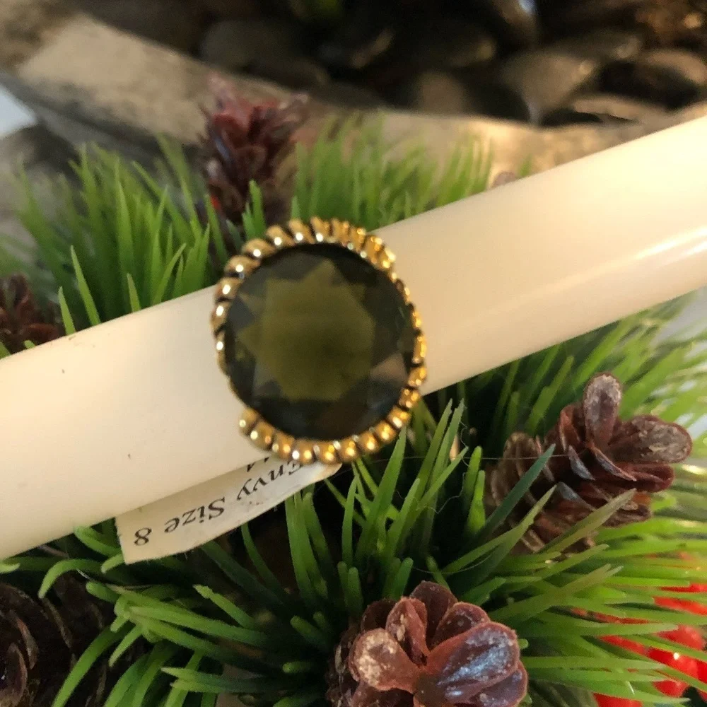 LIA SOPHIA BEAUTIFUL ENVY GREEN STONE RING SIZE 8 - Picture 1 of 8